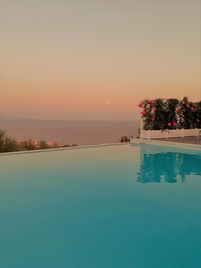 Villa Infinity ∞ Santa Teresa Di Riva Exterior photo